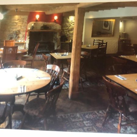 Horse & Hound Inn Broadway  Extérieur photo